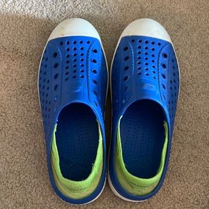 Sketchers youth 2 shoes